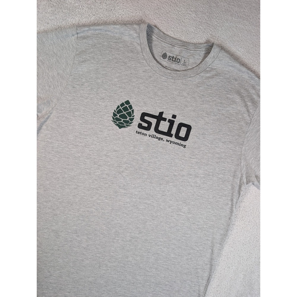 Stio Teton Village Wyoming Graphic T-Shirt Mens Large Gray Short Sleeve Logo